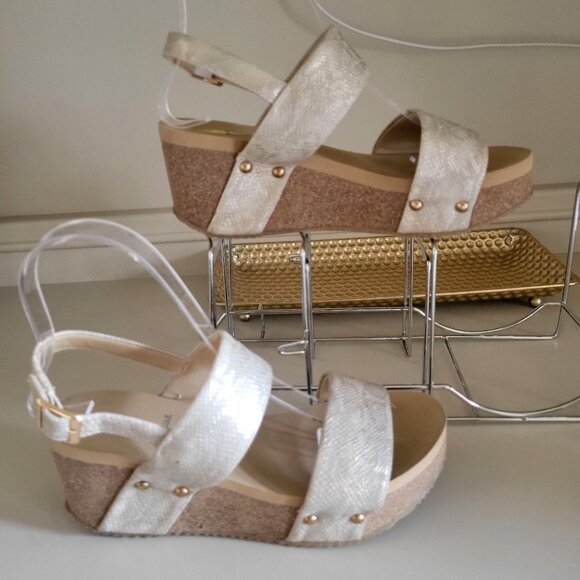 Volatile Wedges Metallic Platform Sandals US SZ 6 - Picture 4 of 8
